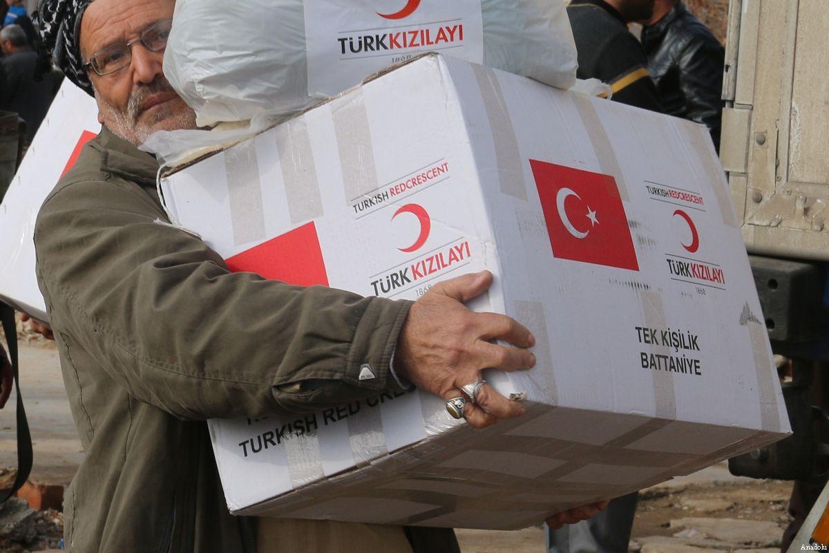 Bulan Sabit Merah Turki Distribusikan 11.000 Paket Makanan untuk Orang Terlantar di Yaman